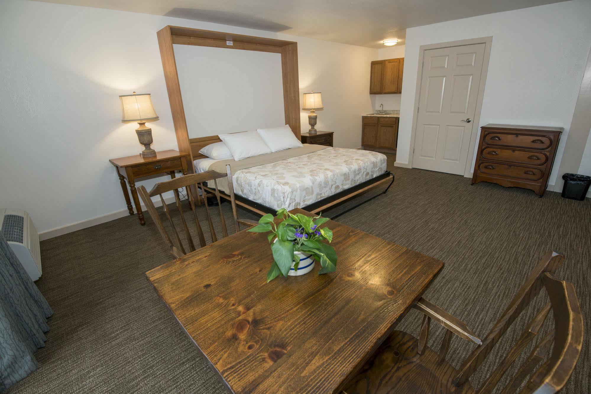 Brown County Inn แนชวิลล์ ภายนอก รูปภาพ